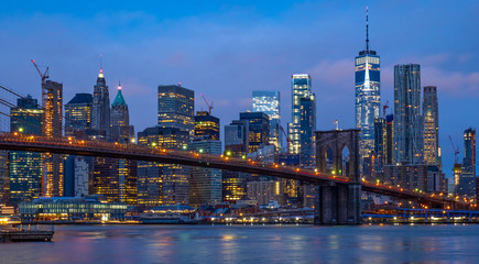 Fototapeta na wymiar Brooklyn Bridge and New York Skyline