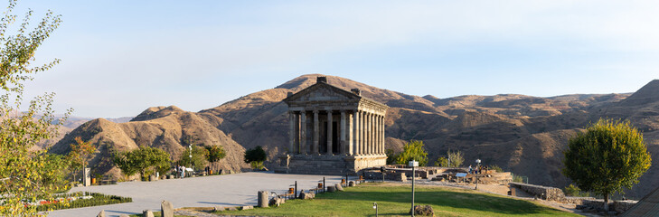 Fototapeta na wymiar Panorama du temple de Garni, Arménie