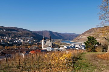 Blick &uuml;ber Bingen zum Rhein, Rheinland-Pfalz, Deutschland 