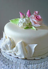 Cake with sugar roses