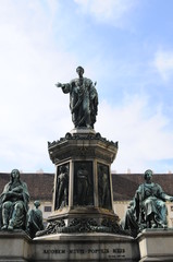 Obraz premium Monument to Emperor Franz. Hofburg Palace in Vienna. Travel to Austria