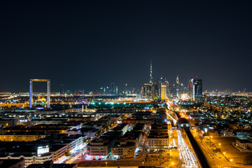 Fototapeta na wymiar Dubai Skyline und Dubai Frame