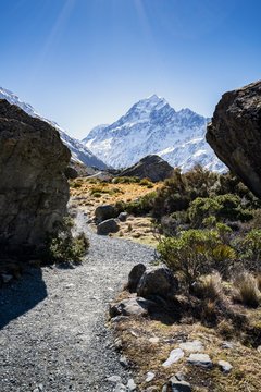 Hooker Valley Track leading to Aoraki Mount Cook