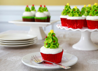 Cupcakes decorated with Christmas trees
