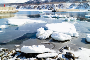 知床の流氷 © miya227