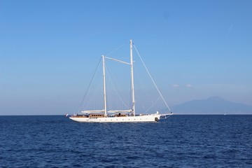 Fototapeta premium Sailboat on Ocean Water
