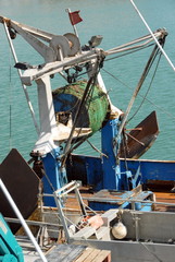 Fototapeta na wymiar Ville de Granville, bateaux de pêche amarrés dans le port, département de la Manche, France 