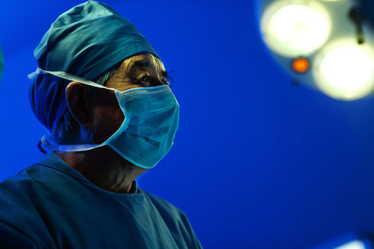 Medical workers in the operating room