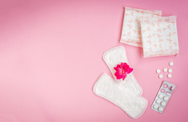 Obraz na płótnie Canvas Woman hygiene protection. Sanitary pads on pink background. 