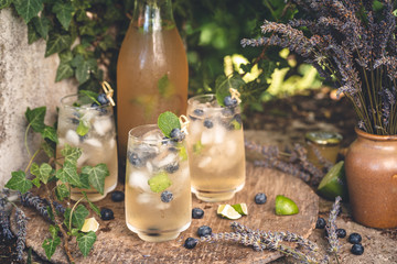 Limonade à la Lavande et Myrtilles pour l' été