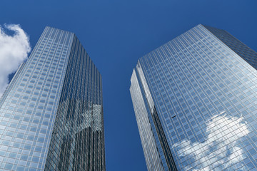 Fototapeta na wymiar Business Turm Hochhaus in Frankfurt am Main