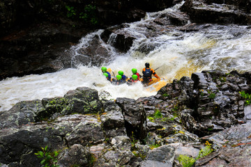 white water rafting down the river garry killicrankie scotland