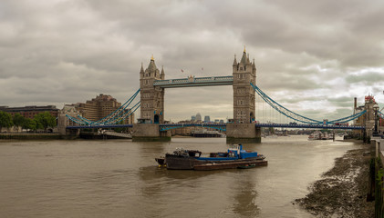 Fototapeta na wymiar Tower Bridge of London 1