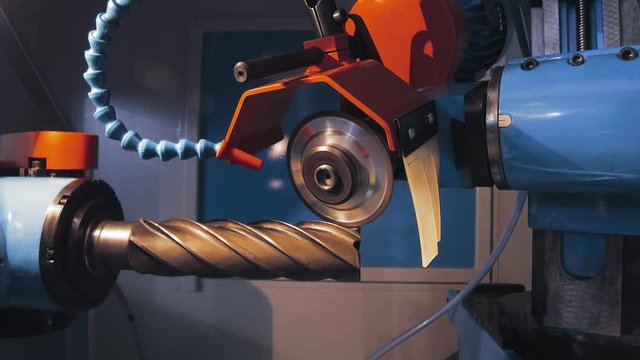 Automatic sharpening machine.
