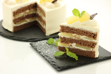 洋梨のショートケーキ