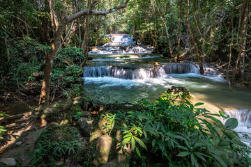 Naklejka premium Beautiful of Huai Mae Khamin waterfall at Kanchanaburi, Thailand with tree forest background. Waterfall Floor 1 