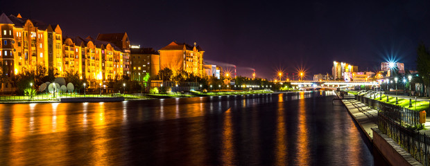Fototapeta na wymiar Autumn night in Astana city.