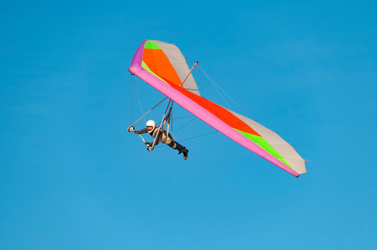  Hang Glider Pilot Fly His Bright Kite Wing