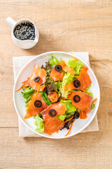 smoked salmon salad