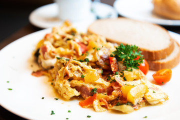 omelet with ham tomato and green salad