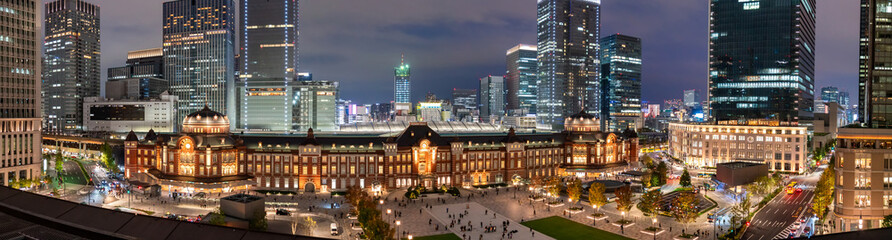 Fototapeta na wymiar Tokyo Station at twilight time. Tokyo Station is the main terminal in Tokyo.