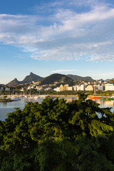 Fototapeta na wymiar Beautiful panoramic view of the city of Rio de Janeiro with corcovado at dawn.