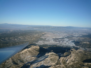 vue du ciel en planeur au dessus de la Provence