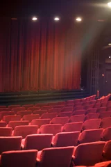 Deurstickers Theater rode theaterstoelen
