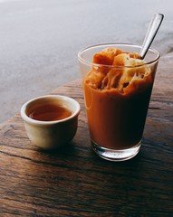 milk tea and white sugar sponge cake