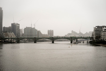 Naklejka premium River Themes and Battersea Railway Bridge