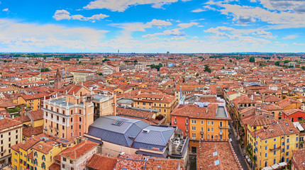 Obraz premium Cityscape of Verona in Italy / Seen from the Tower of Lamberti next to 