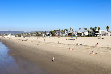 Fototapeta na wymiar sunny day at Venice beach, California