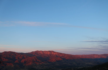 Fototapeta na wymiar The Pink Moment in Ojai Mountains 