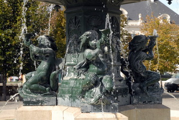 Ville d'Epernay, Fontaine de la Place Hugues Plomb, département de la Marne, France	