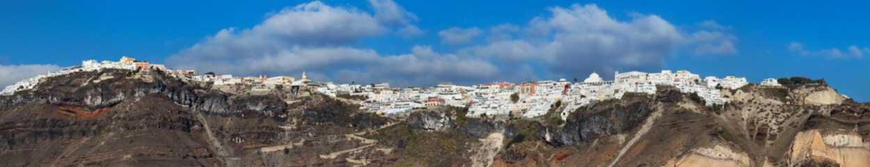 Fototapeta na wymiar Panoramic view of the city of Thira in Santorini, Geece.