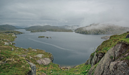 Fototapeta na wymiar Norway lakes and mountains
