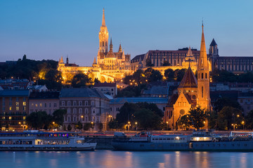 Fototapeta na wymiar Night view of Buda part of Budapest with St. Matthias Church and Fisherman Bastion