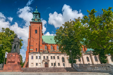 Obraz premium Cathedral Basilica of the Assumption of the Blessed Virgin Mary and St. Adalbert, Gniezno, Poland.
