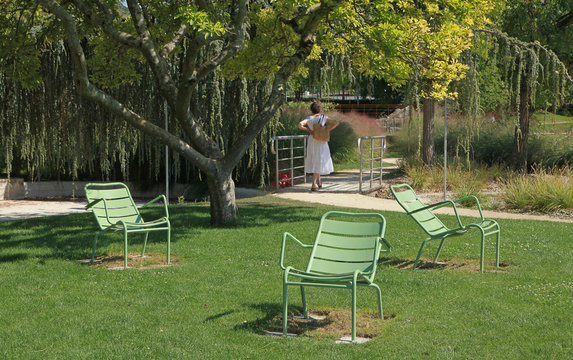 Espace de d&eacute;tente dans un parc