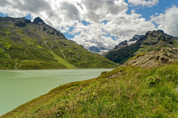 Fototapeta na wymiar Silvrettagruppe in den Zentralalpen zwischen der Schweiz und Österreich von Österreich aus gesehen