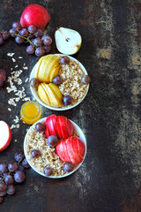 Fototapeta na wymiar Breakfast bowl of oatmeal and fruit