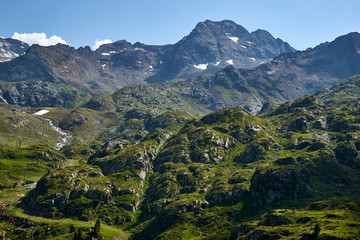 Kaunertaler Gletscher in den Zentralalpen zwischen der Schweiz, Italien und Österreich von der Kaunertaler Gletscherstaße in Österreich aus gesehen.