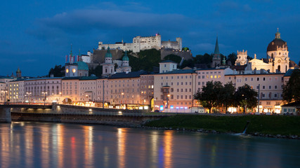 Fototapeta premium Salzburg zur blauen Stunde
