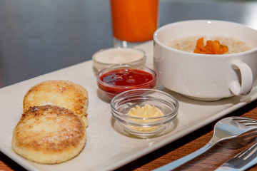 Breakfast with cheesecakes