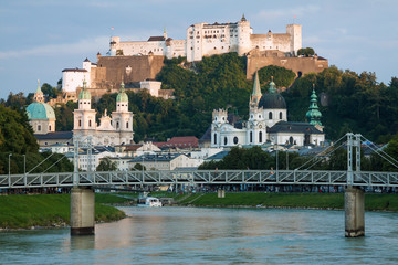 Salzburg bei Sonnenuntergang.