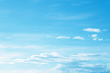 Obraz premium Dim cloud in the blue sky background