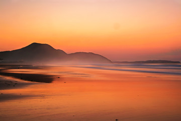 Atardecer en el mar cantabrico. Cantabria, ESpa&ntilde;a