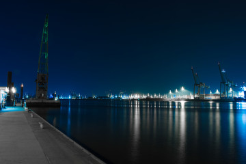 Hamburger Hafen bei Nacht