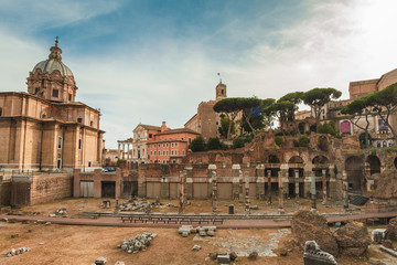 Fototapeta na wymiar Roman ruins downtown Rome