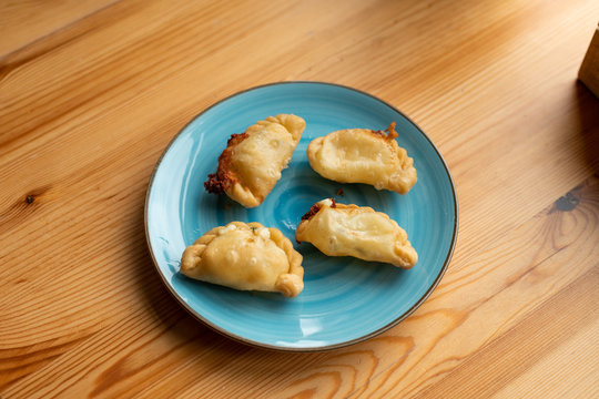 Sambusek served on a plate